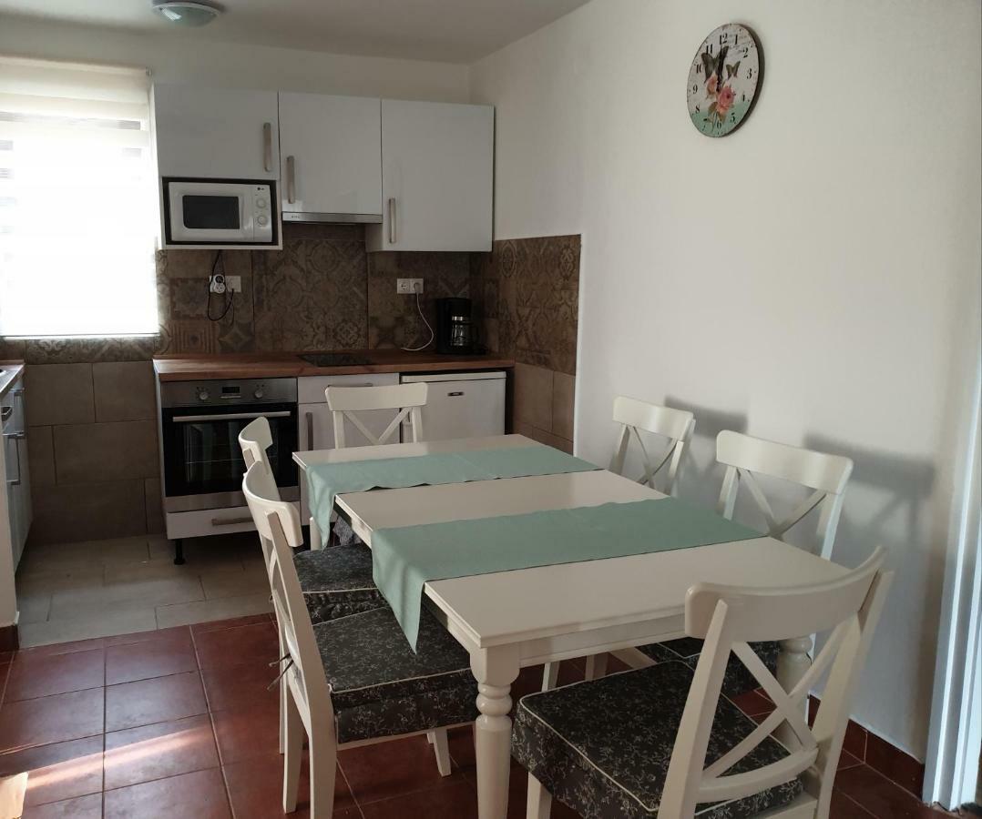 Adri Apartman 잘라카로쉬 외부 사진